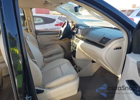 2010 Volkswagen Routan Se z USA, uszkodzony, nr VIN 2V4RW3D12AR246152